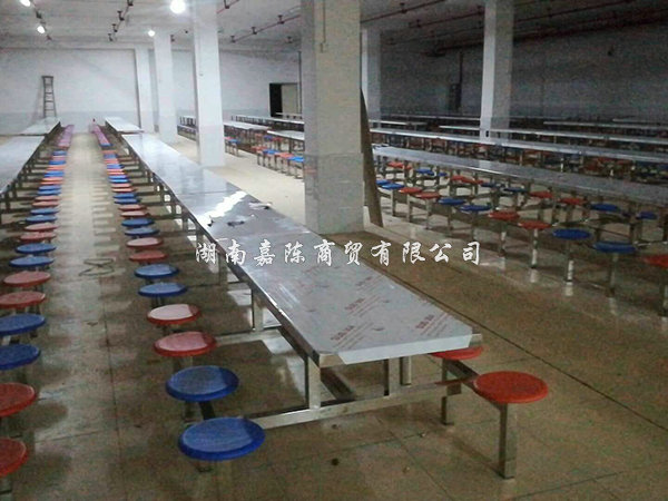 小学桌子